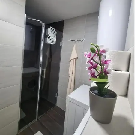 Cozy Studio With Free Garage Parking & Self Check-in Apartamento