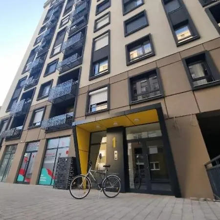 Cozy Studio With Free Garage Parking & Self Check-in *