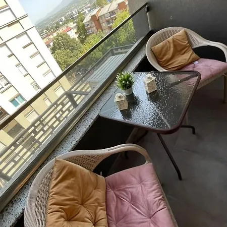 Cozy Studio With Free Garage Parking & Self Check-in